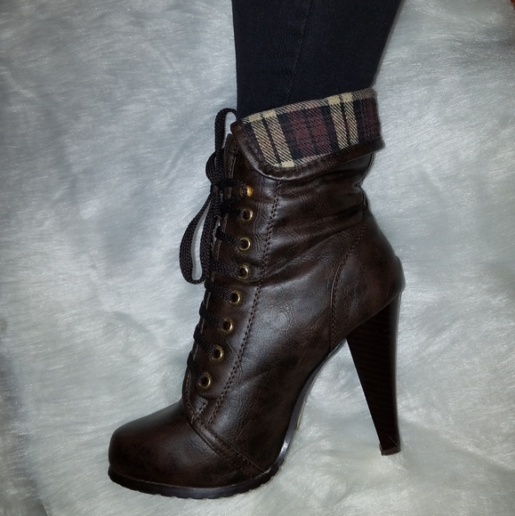 Wild Diva Lounge Shoes - Wild Diva Lounge Boots sz 8